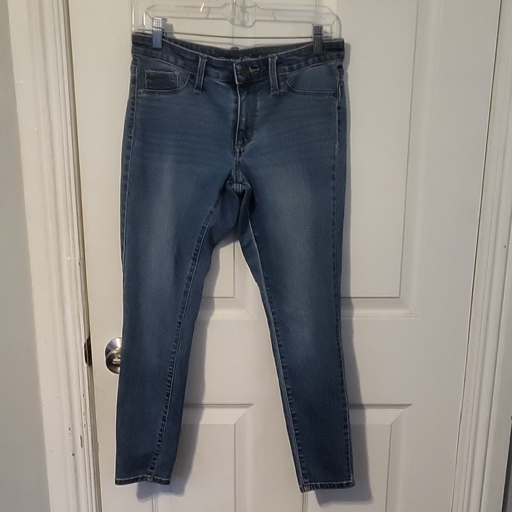 Universal Threads Mid-Rise Jeggings
